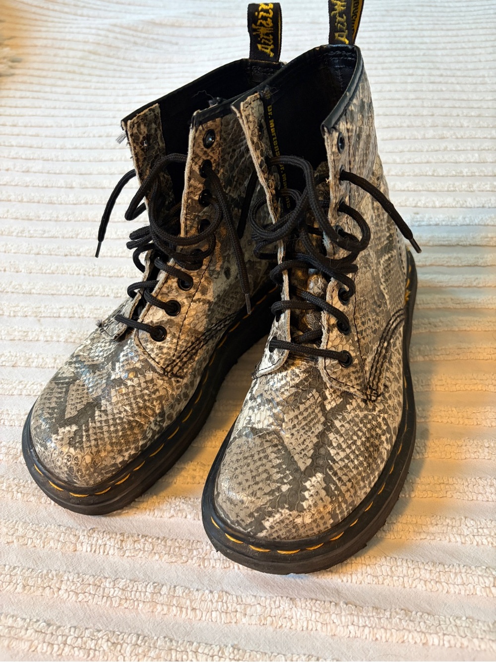 Vintage Y2K 90s Snake Dr Martens Boots size women’s 6 UK 4 Made in England!!
